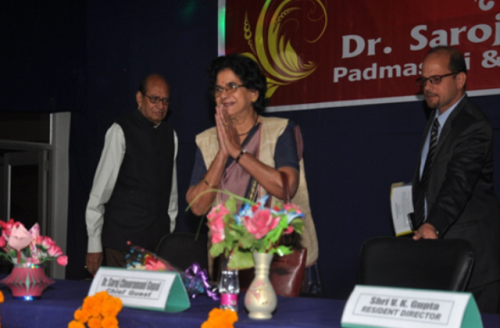 Dr. Saroj Chooramani Padmashri & Dr. B.C. Roy award winner Annual Day Chief Guest-2016 With Shri Virendra Kumar Gupta – Resident Director