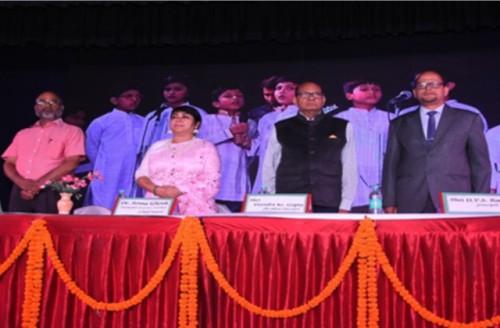 Dr. Soma Ghosh (Vocalist) Padmashri Annual Day Chief Guest 2018 with Mr. Bhaskar Ganti ji(CDO), Shri. Virendra Kumar Gupta Ji & Principal